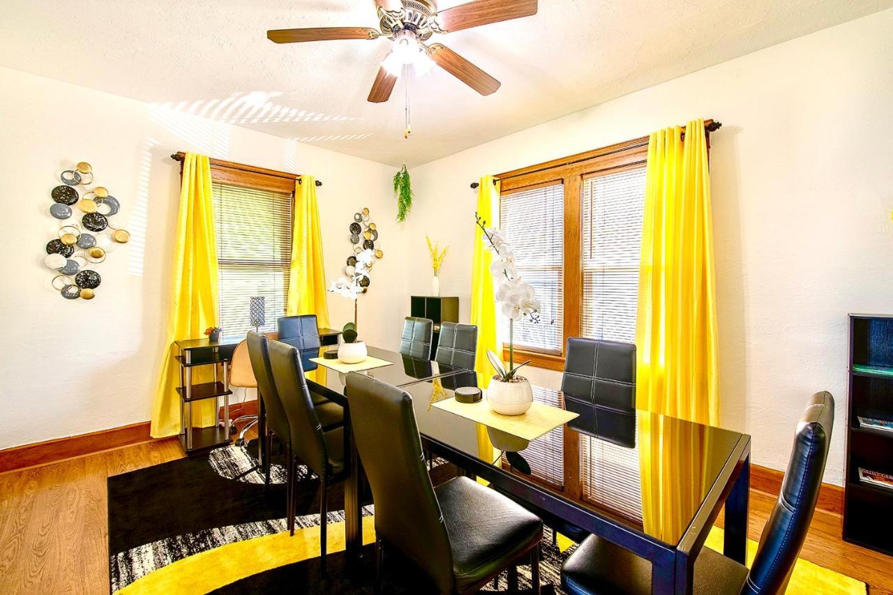 The Amber Retreat - Brooklyn Centre Comfort - Charming Space For Families, Couples & Business Travelers Near Downtown - With 300Mb Wifi, Parking & Self Check-In Клівленд Екстер'єр фото