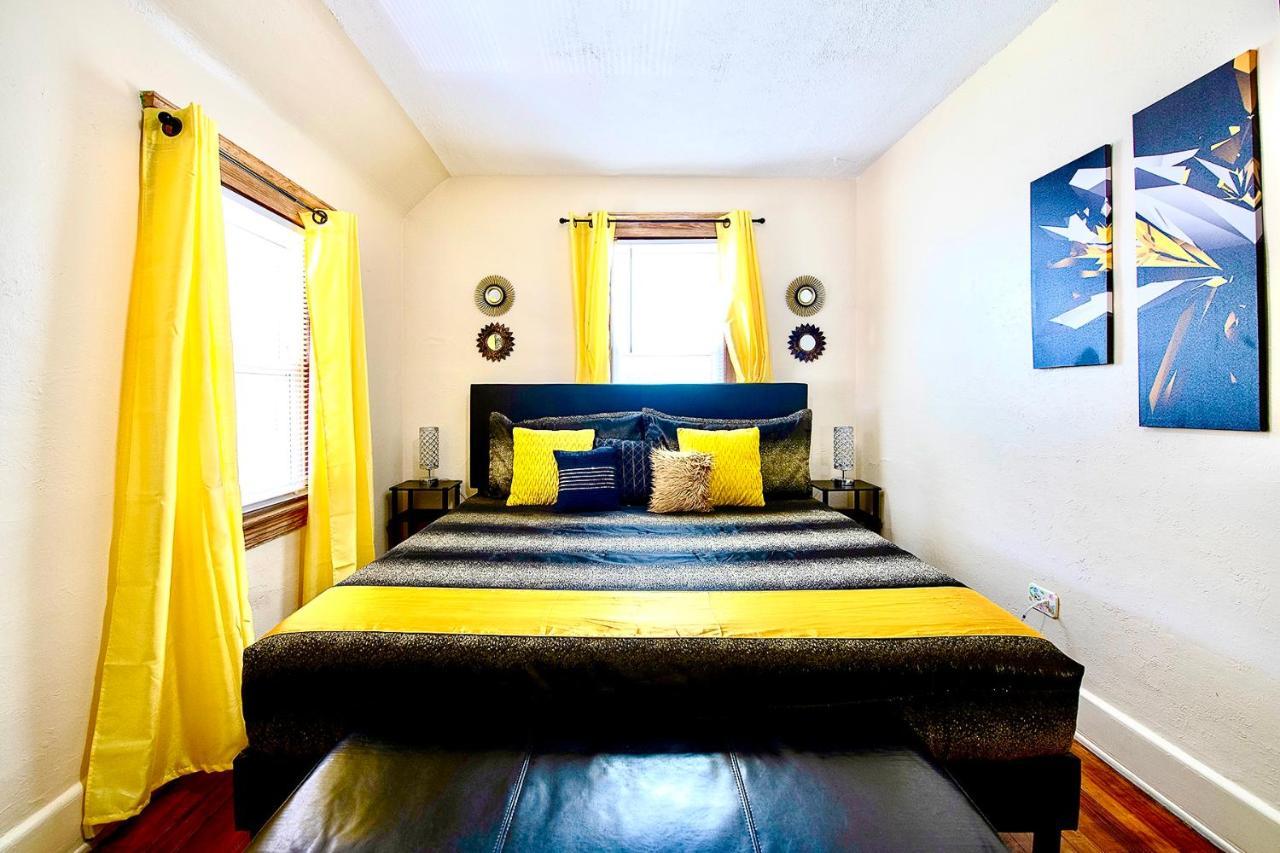 The Amber Retreat - Brooklyn Centre Comfort - Charming Space For Families, Couples & Business Travelers Near Downtown - With 300Mb Wifi, Parking & Self Check-In Клівленд Екстер'єр фото