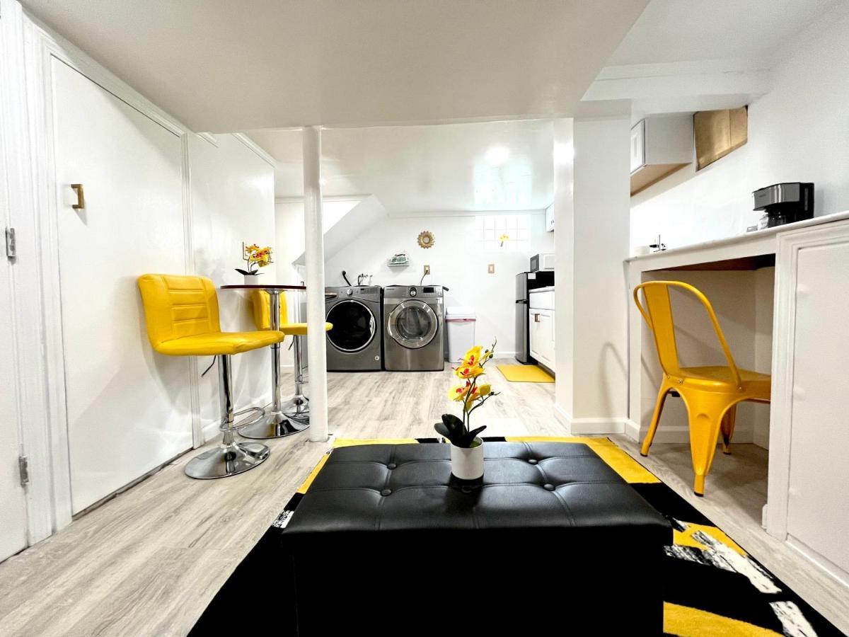 The Amber Retreat - Brooklyn Centre Comfort - Charming Space For Families, Couples & Business Travelers Near Downtown - With 300Mb Wifi, Parking & Self Check-In Клівленд Екстер'єр фото