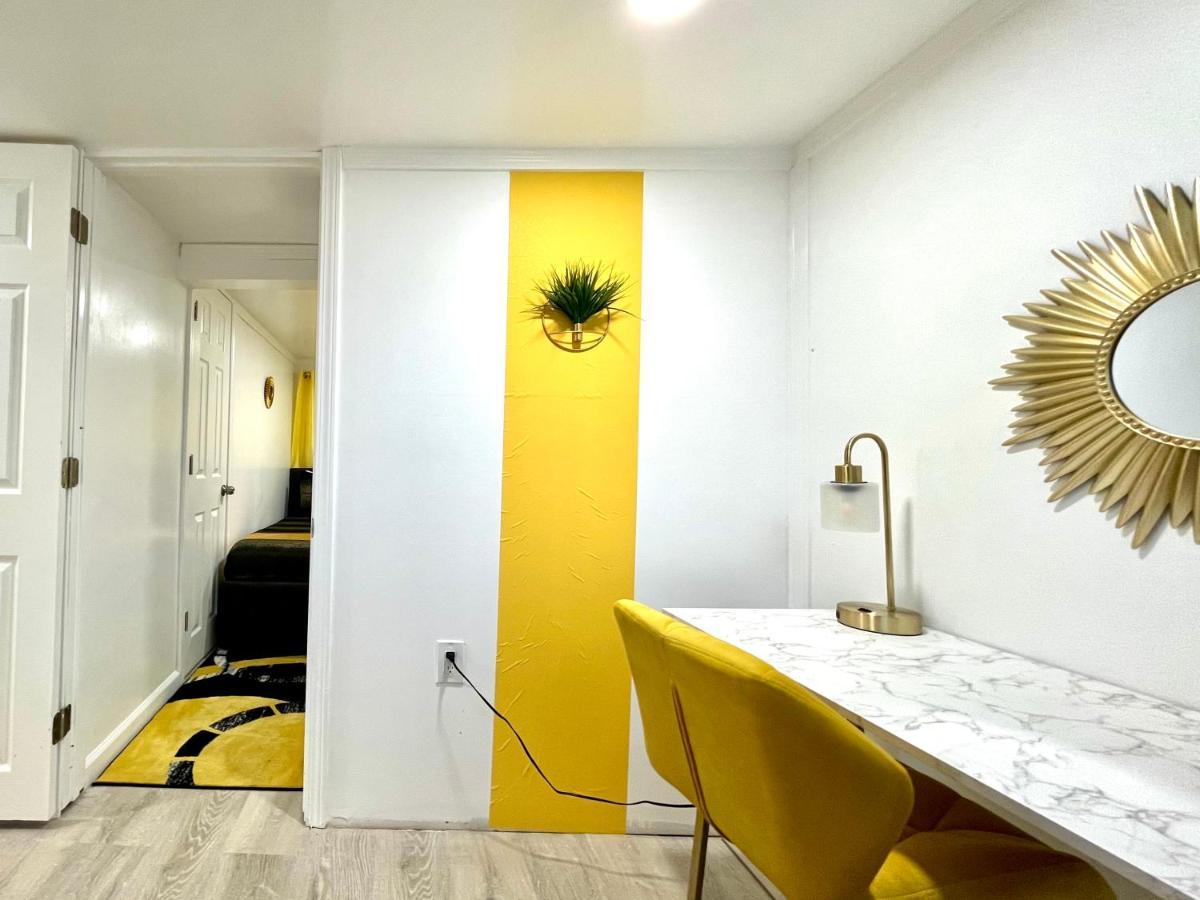 The Amber Retreat - Brooklyn Centre Comfort - Charming Space For Families, Couples & Business Travelers Near Downtown - With 300Mb Wifi, Parking & Self Check-In Клівленд Екстер'єр фото